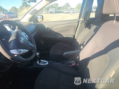 2016 Nissan Versa SV - zdjęcie 7 z 17 - miniatura
