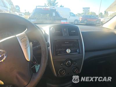 2016 Nissan Versa SV - zdjęcie 11 z 17 - miniatura