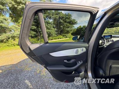 2019 Mercedes-Benz GLC 300 4MATIC - zdjęcie 23 z 63 - miniatura