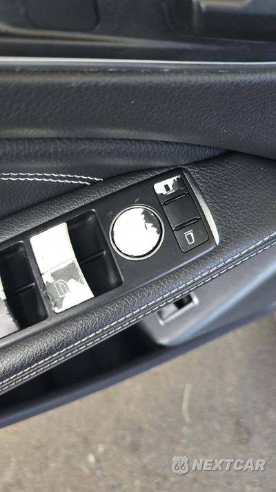 2015 Mercedes-Benz GLA 250 4MATIC - zdjęcie 33 z 57 - miniatura