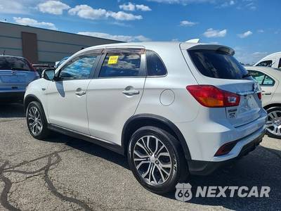 2018 Mitsubishi Outlander Sport SE - zdjęcie 6 z 19 - miniatura