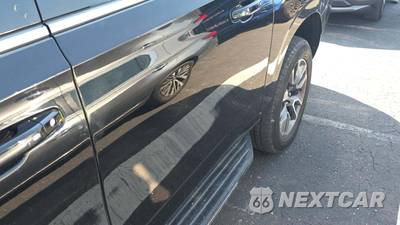 2021 Chevrolet Suburban LT 1LT - zdjęcie 30 z 31 - miniatura