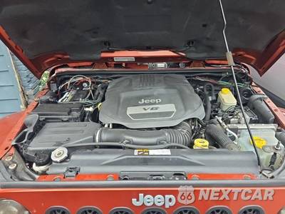 2014 Jeep Wrangler Unlimited Sahara - zdjęcie 18 z 26 - miniatura