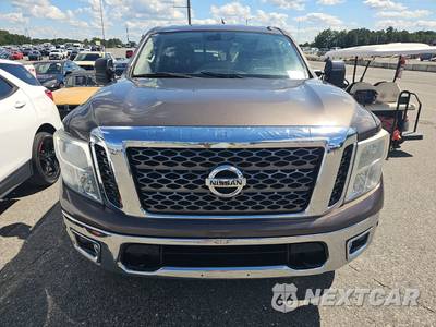 2017 Nissan TITAN SV Crew Cab Short Bed - zdjęcie 2 z 27 - miniatura