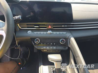 2024 Hyundai Elantra SEL - zdjęcie 11 z 39 - miniatura