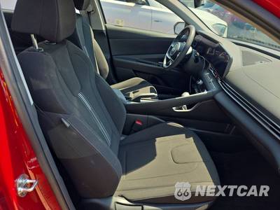 2024 Hyundai Elantra SEL - zdjęcie 8 z 39 - miniatura