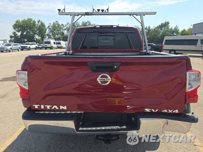2019 Nissan TITAN SV Crew Cab Short Bed - zdjęcie 5 z 41 - miniatura