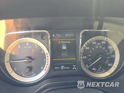 2019 Nissan TITAN SV Crew Cab Short Bed - zdjęcie 12 z 41 - miniatura