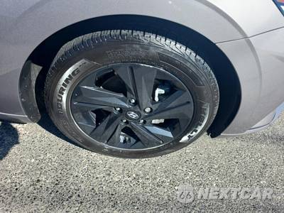 2023 Hyundai Elantra SEL - zdjęcie 9 z 21 - miniatura