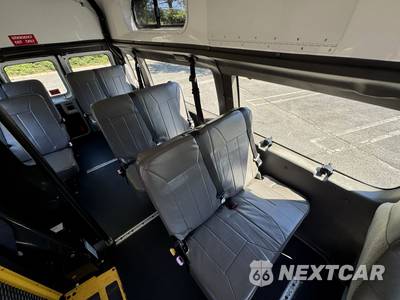 2014 Ford Super Duty E-350 Commercial Cargo Van 138.0" WB - zdjęcie 32 z 51 - miniatura