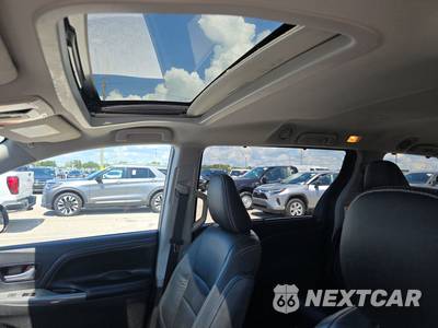 2019 Toyota Sienna SE 8-Passenger 119.3" WB - zdjęcie 19 z 36 - miniatura