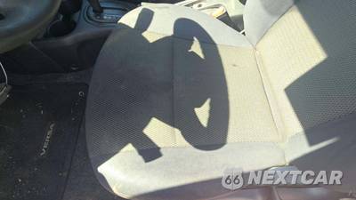 2012 Nissan Versa 1.6 SV Sedan - zdjęcie 23 z 36 - miniatura