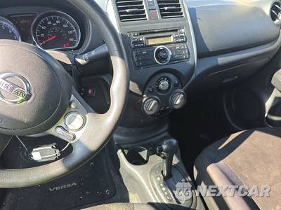 2012 Nissan Versa 1.6 SV Sedan - zdjęcie 11 z 36 - miniatura