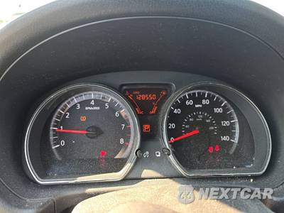 2012 Nissan Versa 1.6 SV Sedan - zdjęcie 12 z 36 - miniatura