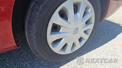 2012 Nissan Versa 1.6 SV Sedan - zdjęcie 31 z 36 - miniatura