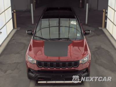 2025 Jeep Compass Trailhawk - zdjęcie 2 z 21 - miniatura