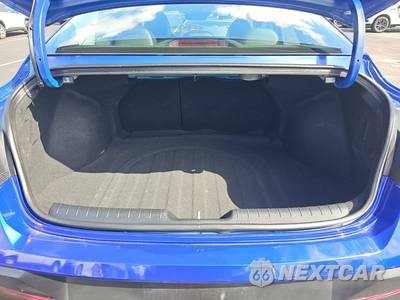 2025 Hyundai Elantra Limited - zdjęcie 16 z 24 - miniatura
