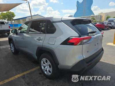 2025 Toyota RAV4 LE - zdjęcie 6 z 25 - miniatura