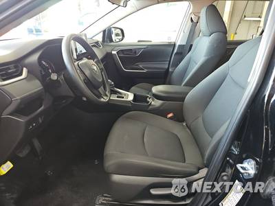 2025 Toyota RAV4 LE - zdjęcie 7 z 51 - miniatura