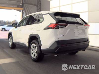 2025 Toyota RAV4 LE - zdjęcie 6 z 19 - miniatura
