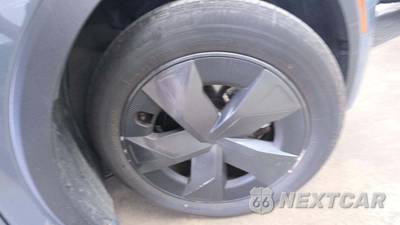2025 Toyota Prius LE - zdjęcie 29 z 36 - miniatura