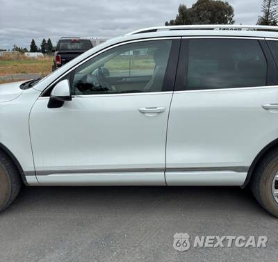 2014 Volkswagen Touareg TDI Sport w/Navigation - zdjęcie 4 z 50 - miniatura