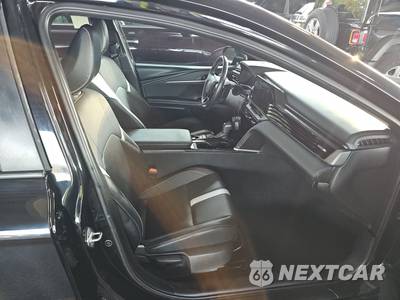2025 Toyota Camry SE - zdjęcie 14 z 29 - miniatura