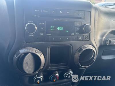 2017 Jeep Wrangler Unlimited Sport - zdjęcie 13 z 31 - miniatura