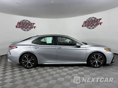 2019 Toyota Camry SE - zdjęcie 8 z 45 - miniatura