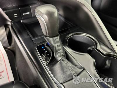2019 Toyota Camry SE - zdjęcie 21 z 45 - miniatura