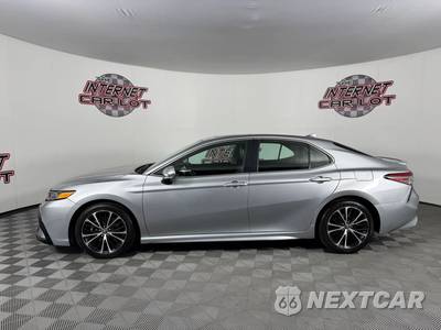 2019 Toyota Camry SE - zdjęcie 4 z 45 - miniatura