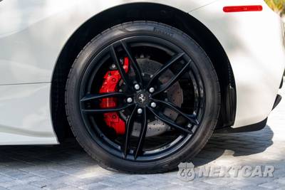 2019 Ferrari 488 Spider Convertible - zdjęcie 13 z 20 - miniatura
