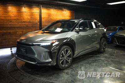 2023 Toyota bZ4X Limited - zdjęcie 2 z 30 - miniatura