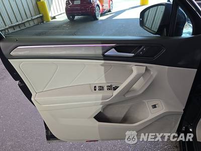 2022 Volkswagen Tiguan SE R-Line Black - zdjęcie 9 z 20 - miniatura