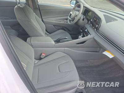 2025 Hyundai Elantra SEL Sport - zdjęcie 8 z 33 - miniatura