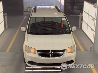 2014 Dodge Grand Caravan SXT 121.2" WB - zdjęcie 2 z 19 - miniatura