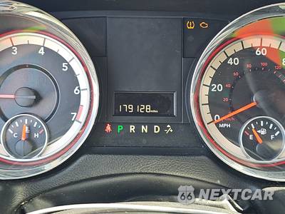 2014 Dodge Grand Caravan SXT 121.2" WB - zdjęcie 12 z 19 - miniatura