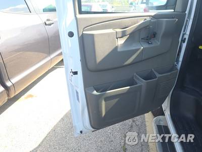 2025 GMC Savana 2500 Cargo Van 1WT 135.0" WB - zdjęcie 9 z 40 - miniatura