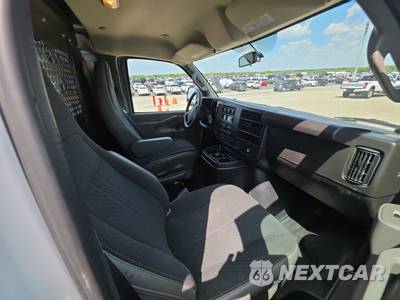 2025 GMC Savana 2500 Cargo Van 1WT 135.0" WB - zdjęcie 8 z 24 - miniatura
