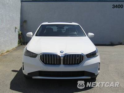 2025 BMW i5 xDrive40 - zdjęcie 8 z 42 - miniatura