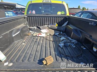 2023 Toyota Tacoma TRD Sport Crew Cab Long Bed - zdjęcie 16 z 32 - miniatura