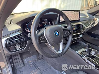 2022 BMW 5 Series Sedan 530e - zdjęcie 12 z 48 - miniatura