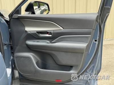 2024 Toyota Grand Highlander XLE - zdjęcie 40 z 48 - miniatura