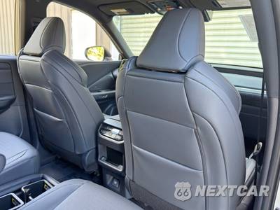 2025 Lexus TX 500h F SPORT Premium - zdjęcie 33 z 48 - miniatura
