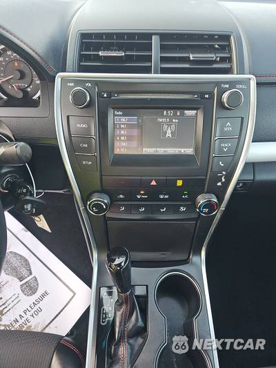 2017 Toyota Camry SE - zdjęcie 11 z 24 - miniatura