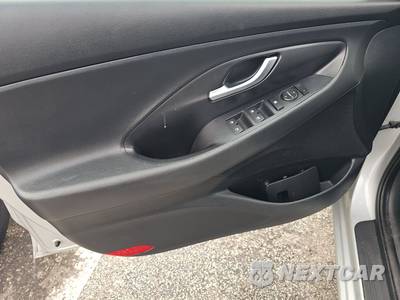 2018 Hyundai Elantra GT Hatchback - zdjęcie 9 z 21 - miniatura