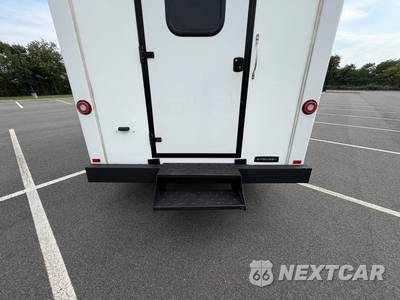 2020 Ford Transit 350 HD Cutaway 9950 GVWR DRW - zdjęcie 18 z 49 - miniatura