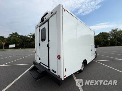 2020 Ford Transit 350 HD Cutaway 9950 GVWR DRW - zdjęcie 19 z 49 - miniatura