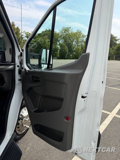 2020 Ford Transit 350 HD Cutaway 9950 GVWR DRW - zdjęcie 30 z 49 - miniatura