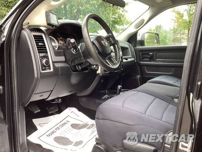 2017 Ram 2500 Tradesman Crew Cab Medium Bed - zdjęcie 9 z 18 - miniatura
